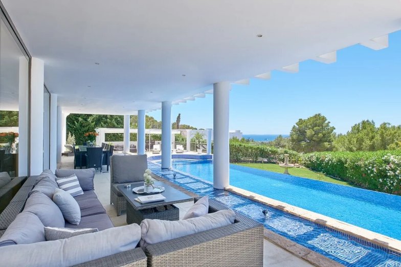 Villa Blanca Luxury in Ibiza C'an Rimbau + Service